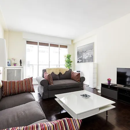 Apartment Bassano Paris