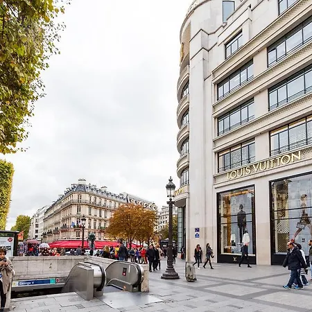 Apartment Bassano Paris