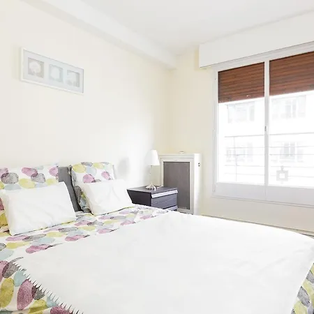 Apartment Bassano Paris
