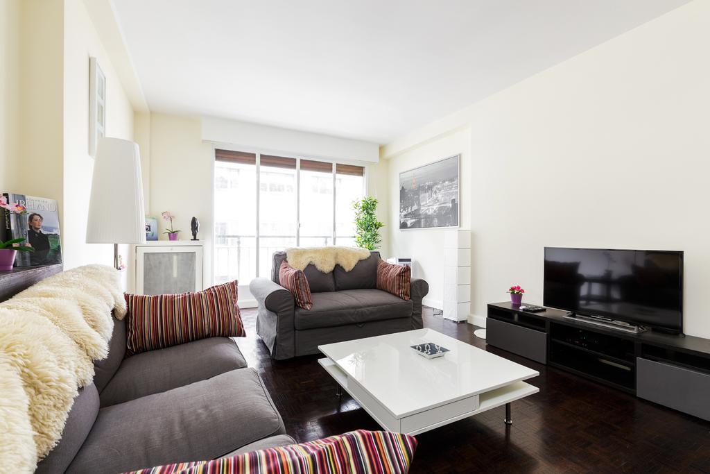 Apartment Bassano Paris